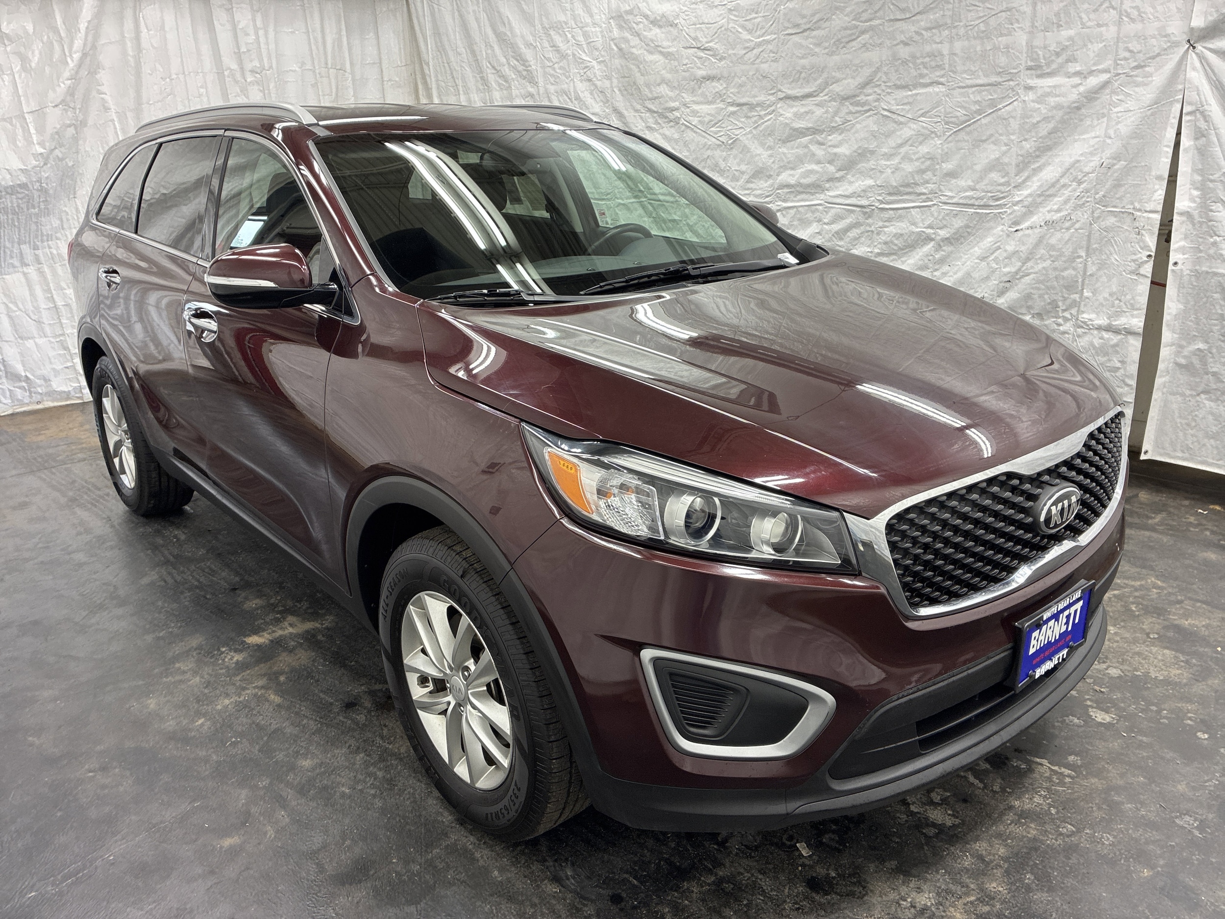 Used 2016 Kia Sorento LX with VIN 5XYPG4A31GG170401 for sale in Saint Paul, Minnesota