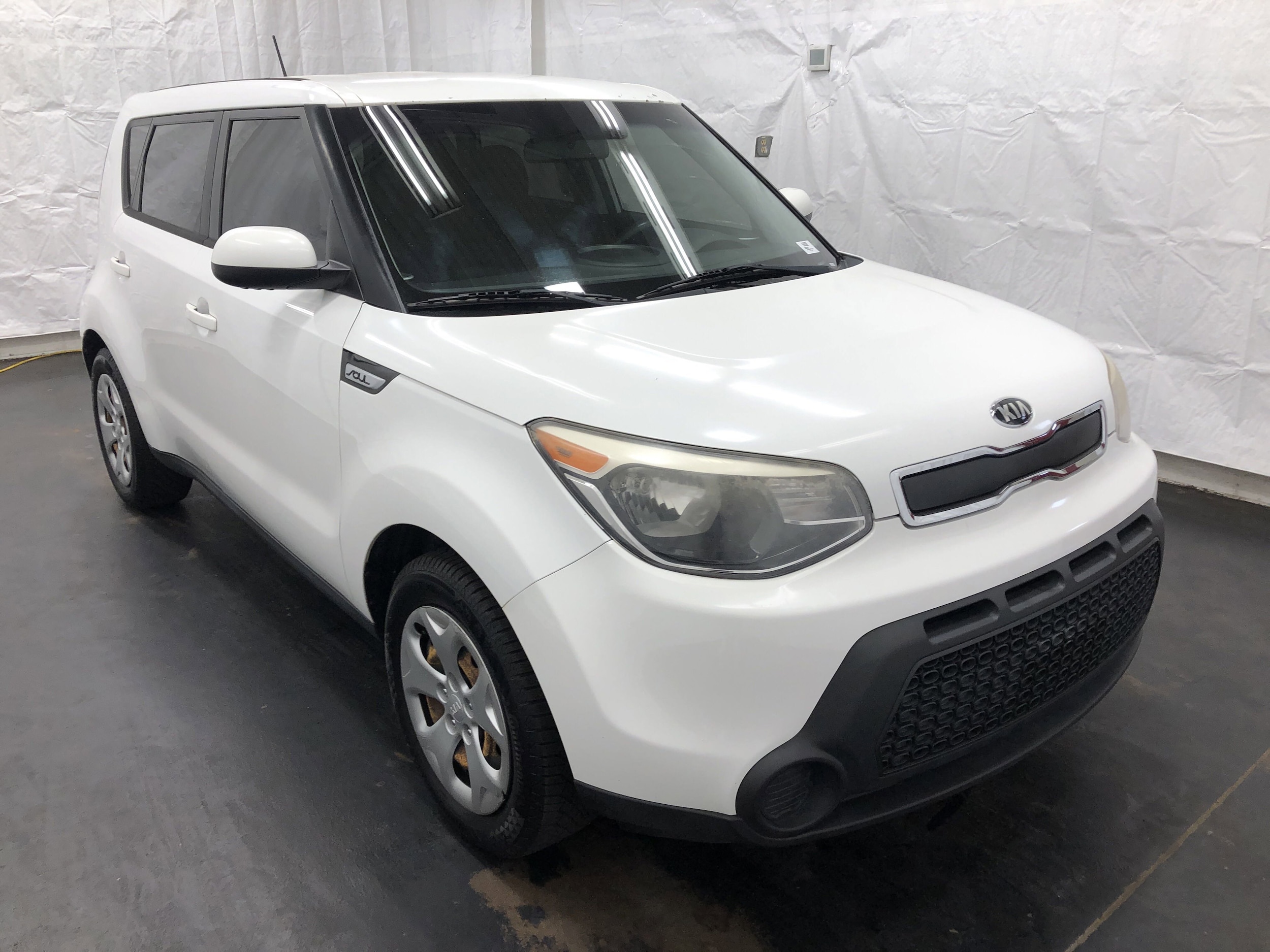 Used 2015 Kia Soul Base with VIN KNDJN2A22F7133182 for sale in White Bear Lake, Minnesota