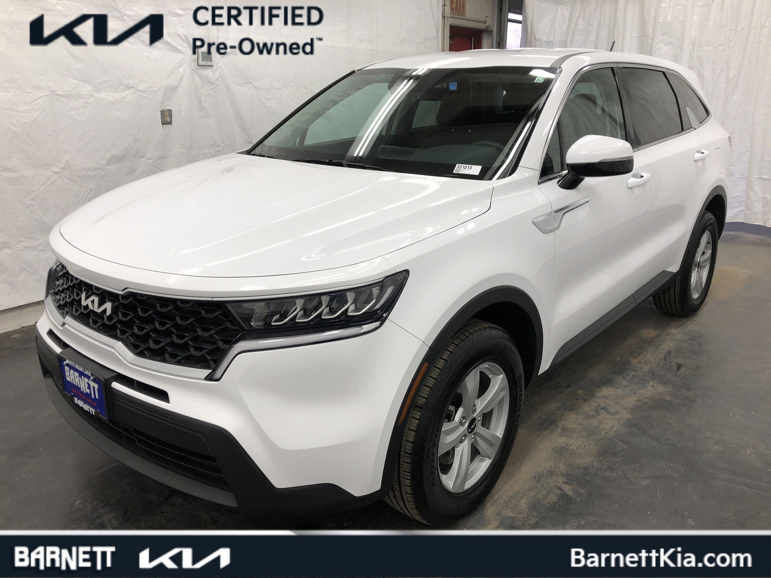 2022 Kia Sorento LX's photo