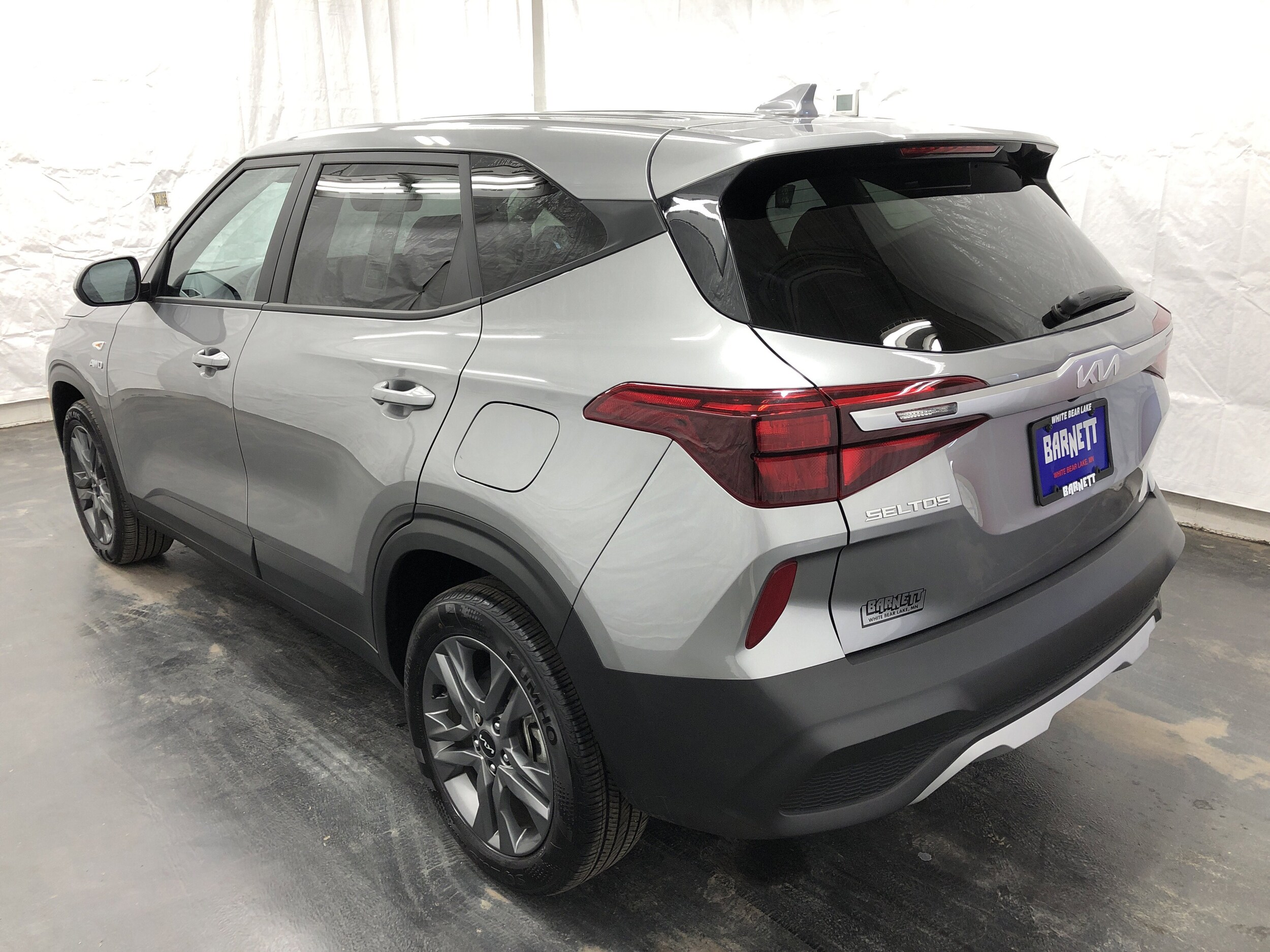 2023 Kia Seltos LX photo 3