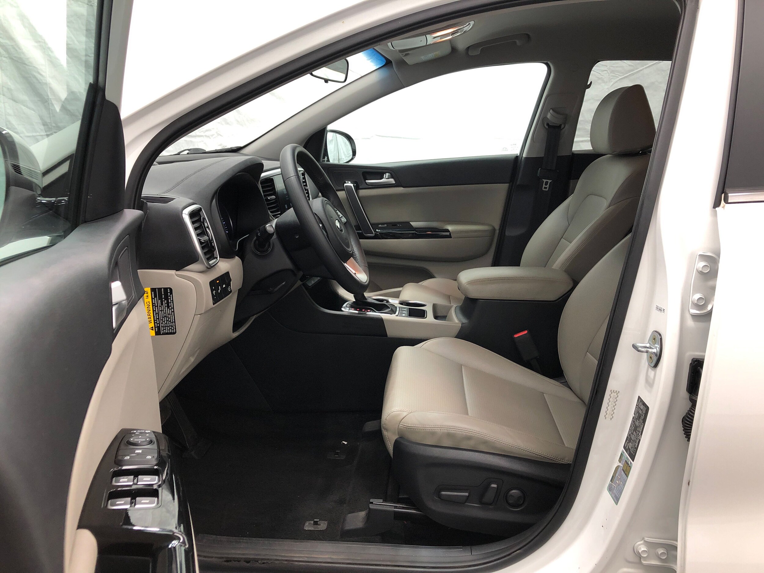 2021 Kia Sportage EX - Photo 8