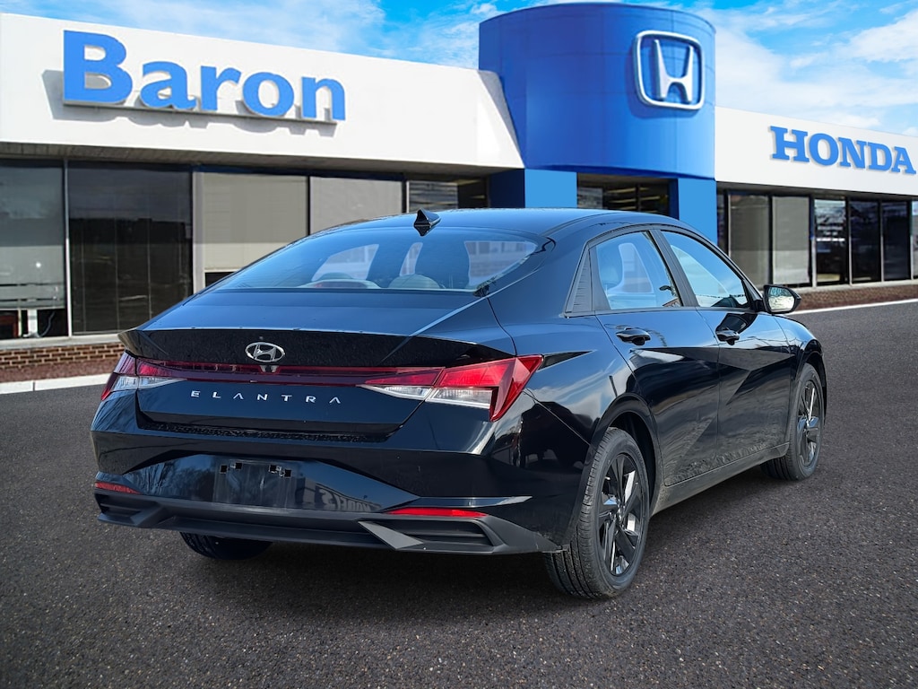 Used 2023 Hyundai Elantra SEL Sedan