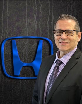 Staff member Robert Noto from ID_8b77e2b62a46