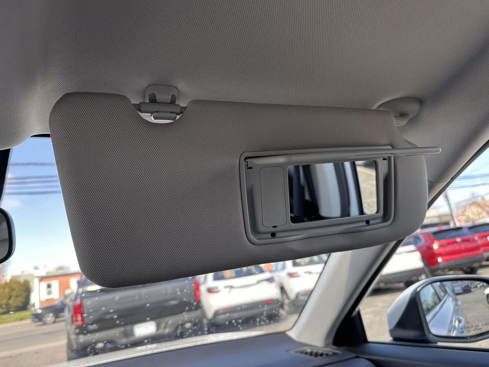 2025 Honda CR-V LX - Photo 28