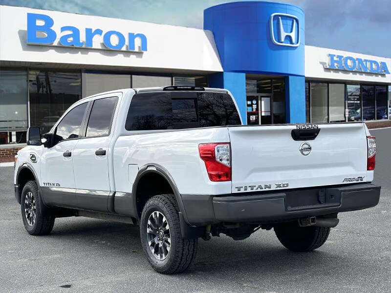2017 Nissan Titan PRO-4X photo 4