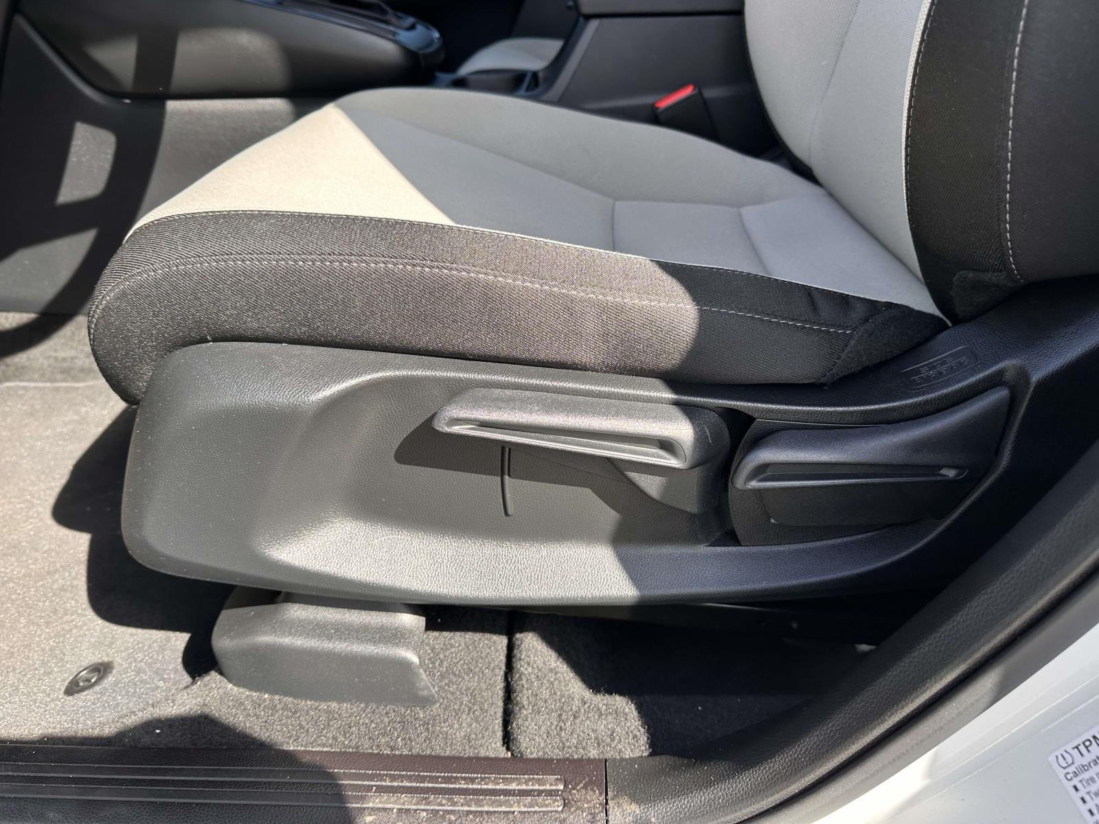 2025 Honda CR-V LX - Photo 10