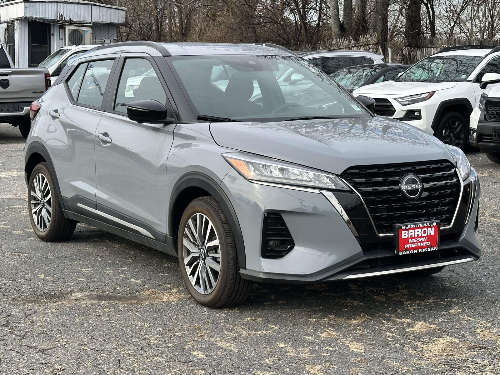 2024 Nissan Kicks SR