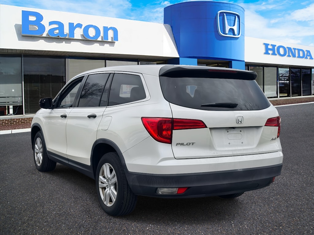 Used 2018 Honda Pilot LX AWD SUV