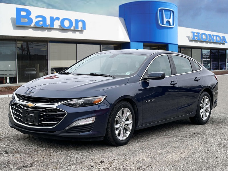 Used 2019 Chevrolet Malibu 1LT with VIN 1G1ZD5ST1KF132354 for sale in Patchogue, NY