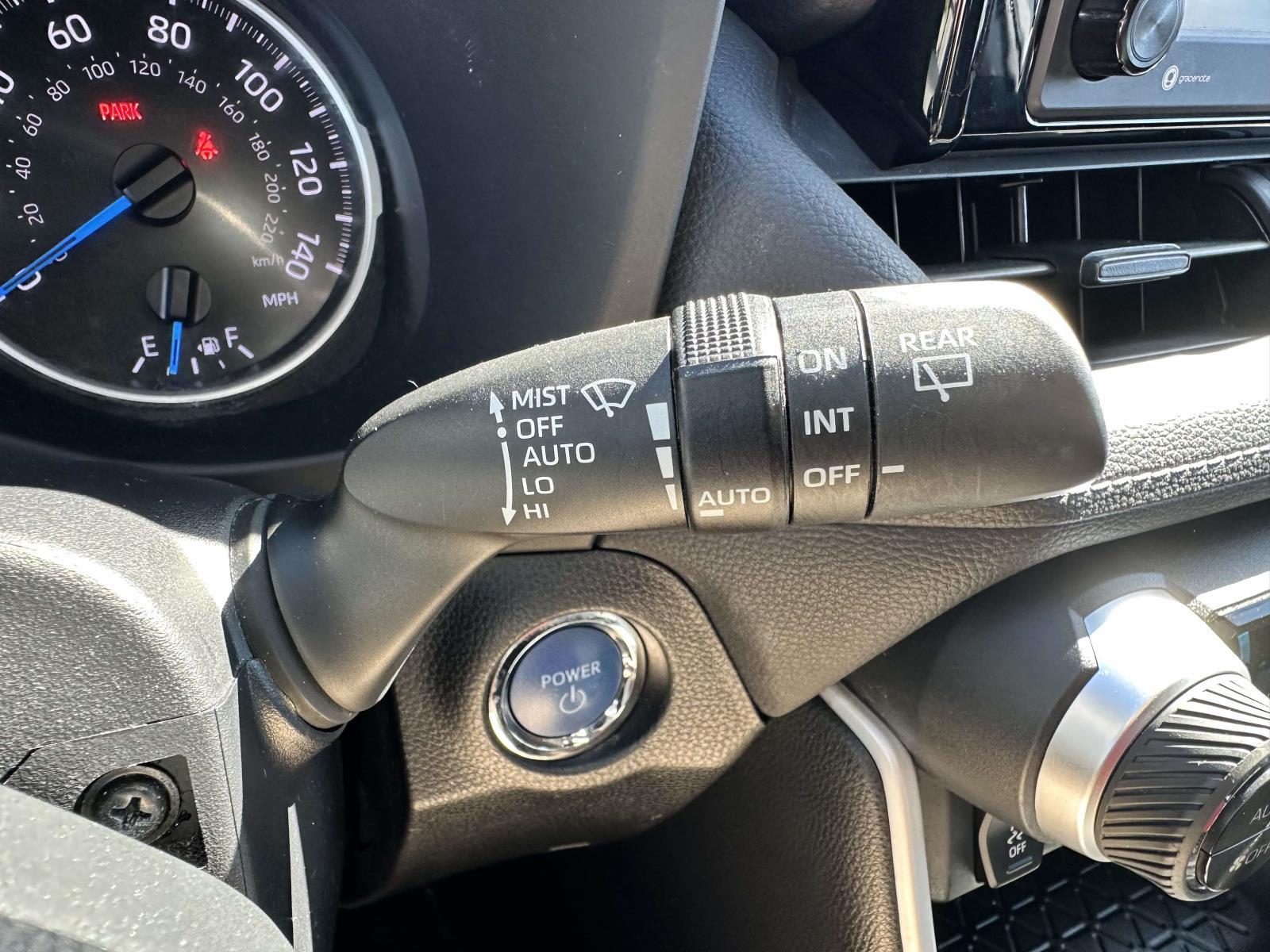 2021 Toyota RAV4 XLE - Photo 19
