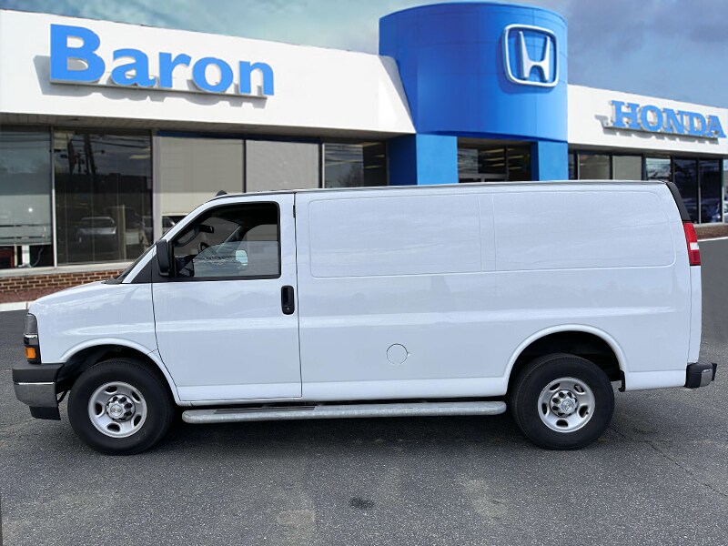 2022 Chevrolet Express 2500 photo 3