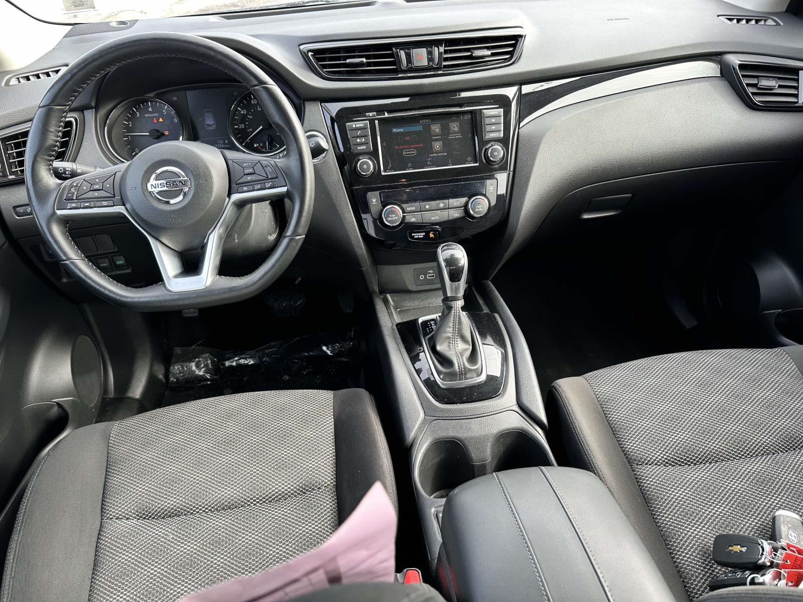 2021 Nissan Rogue Sport SV - Photo 14