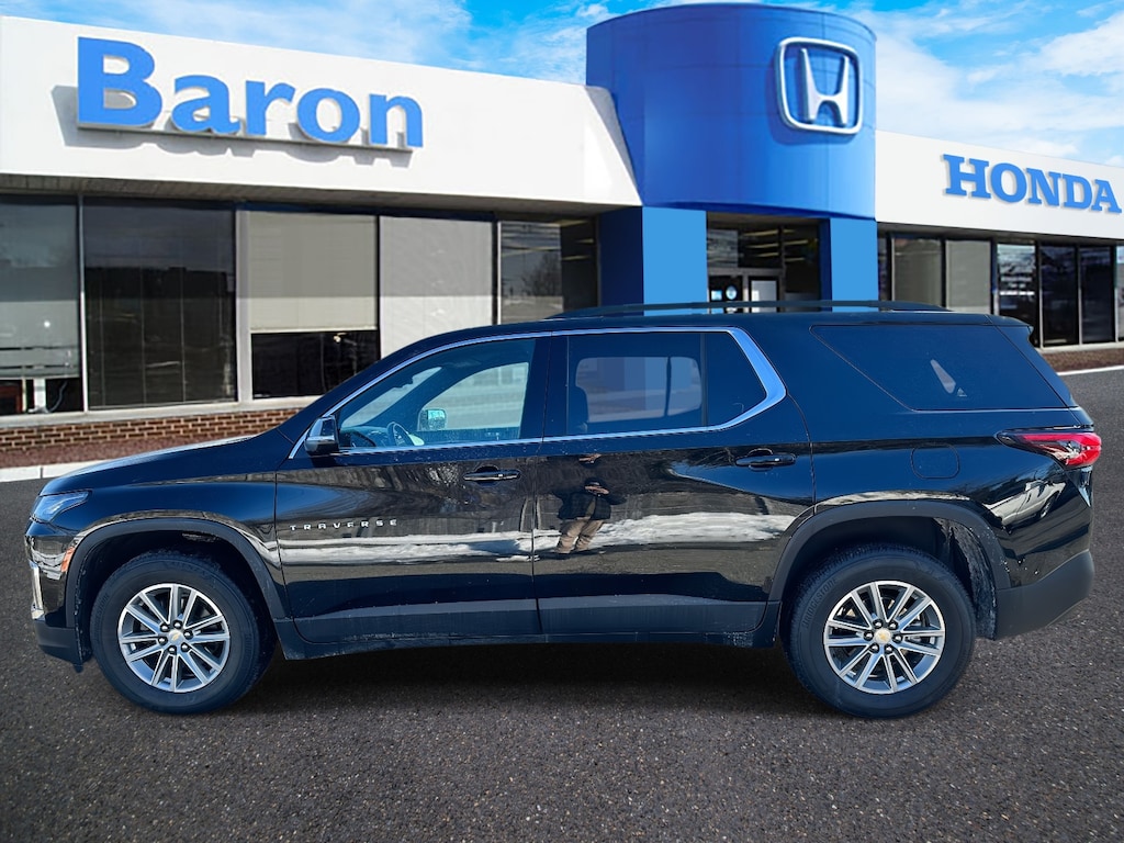 Used 2023 Chevrolet Traverse LT Cloth w/1LT SUV