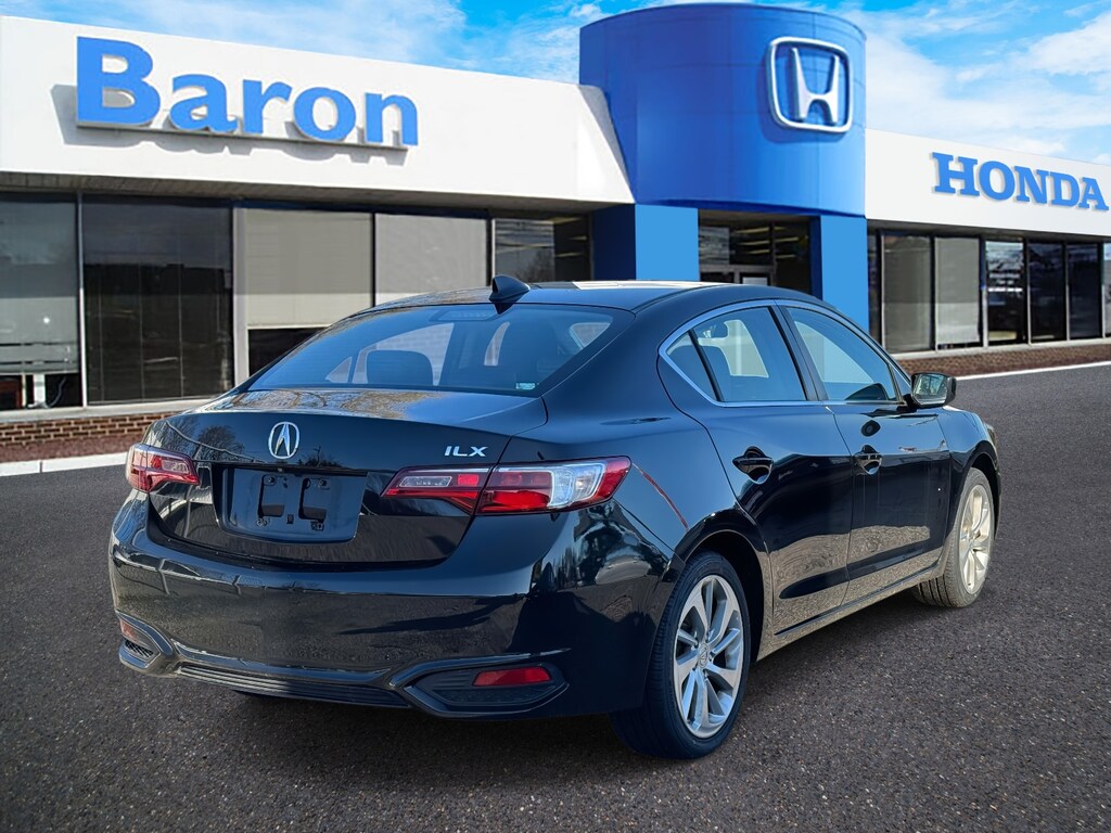 Used 2018 Acura ILX AcuraWatch Plus Sedan