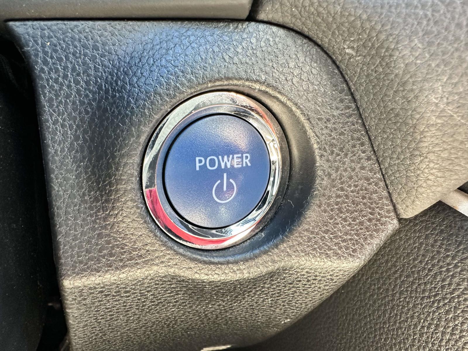 2021 Toyota RAV4 XLE - Photo 20