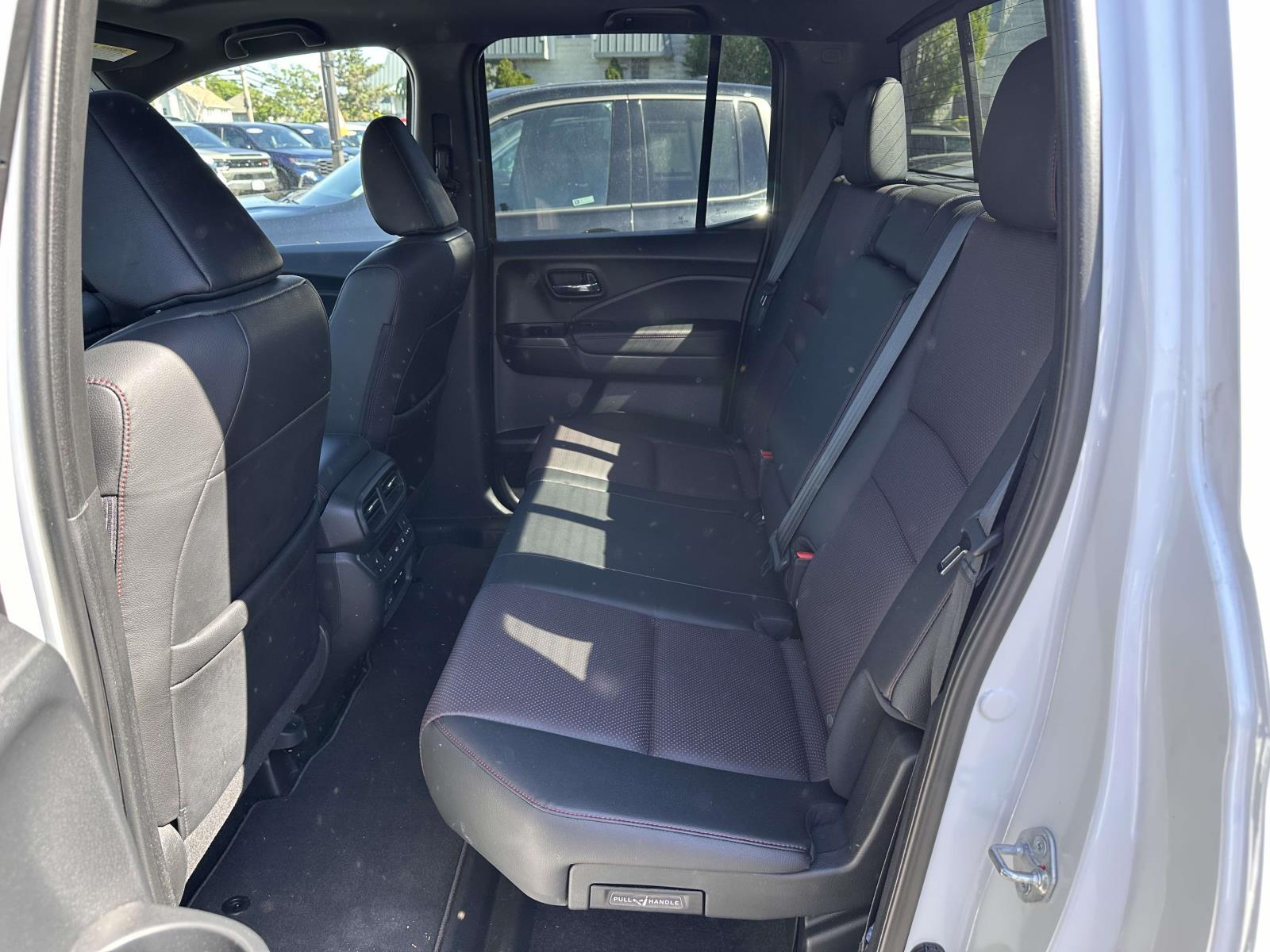 2025 Honda Ridgeline Black Edition - Photo 14