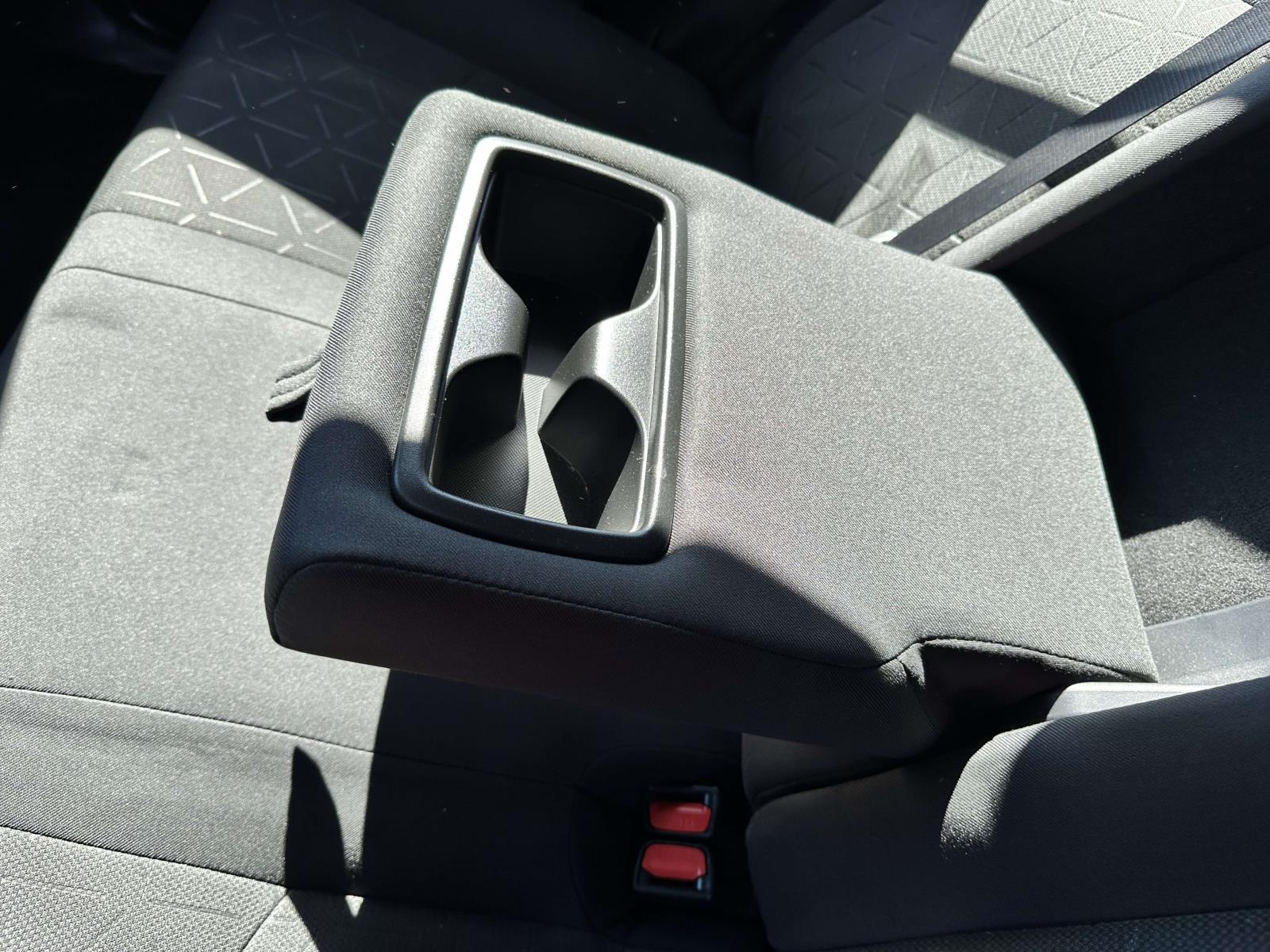 2021 Toyota RAV4 XLE - Photo 13
