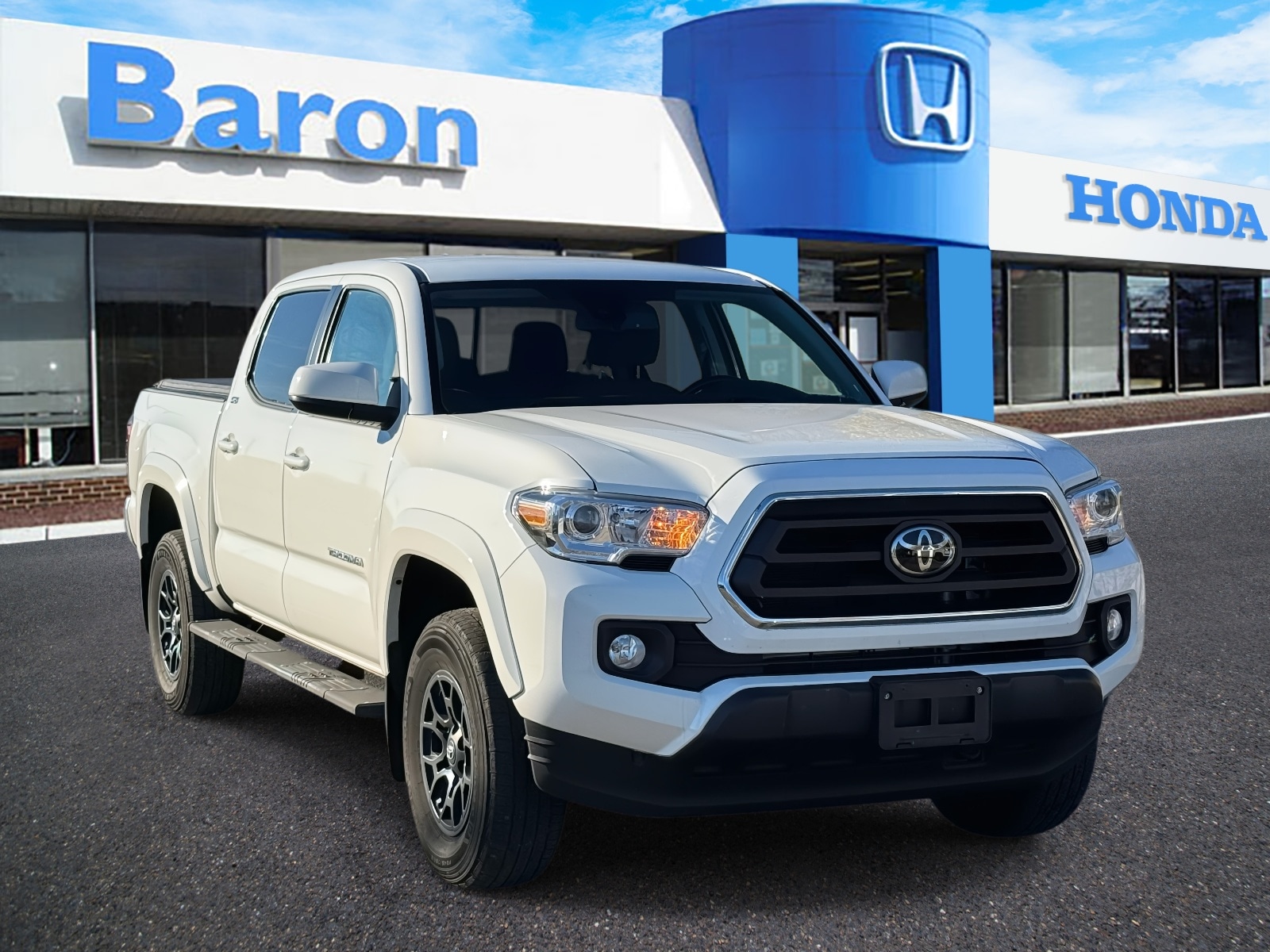 2021 Toyota Tacoma SR5's photo
