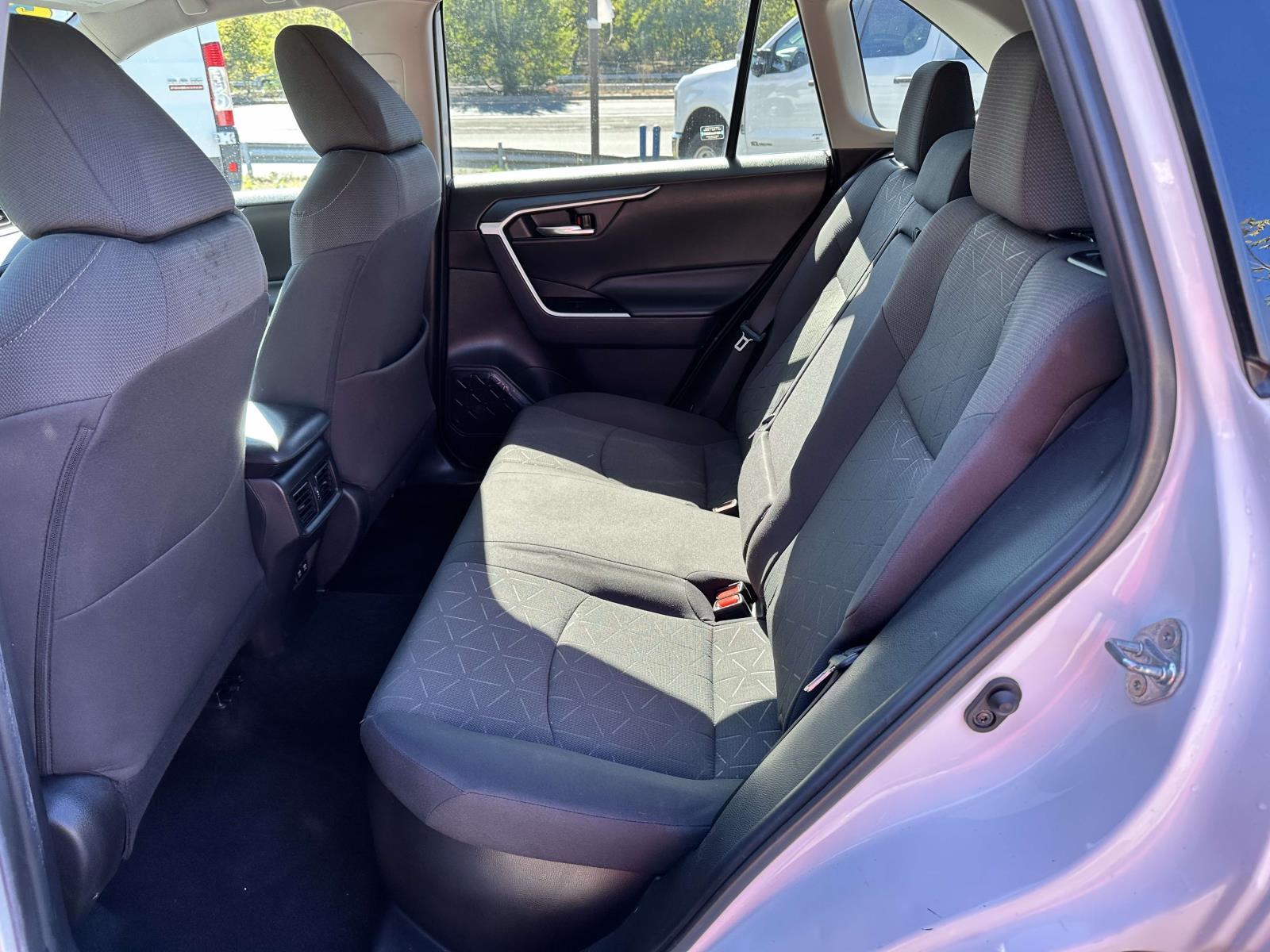 2021 Toyota RAV4 XLE - Photo 12