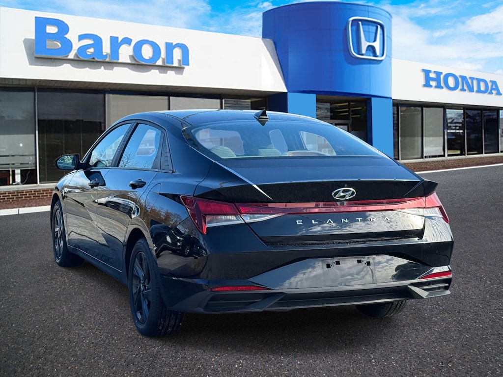 Used 2023 Hyundai Elantra SEL Sedan