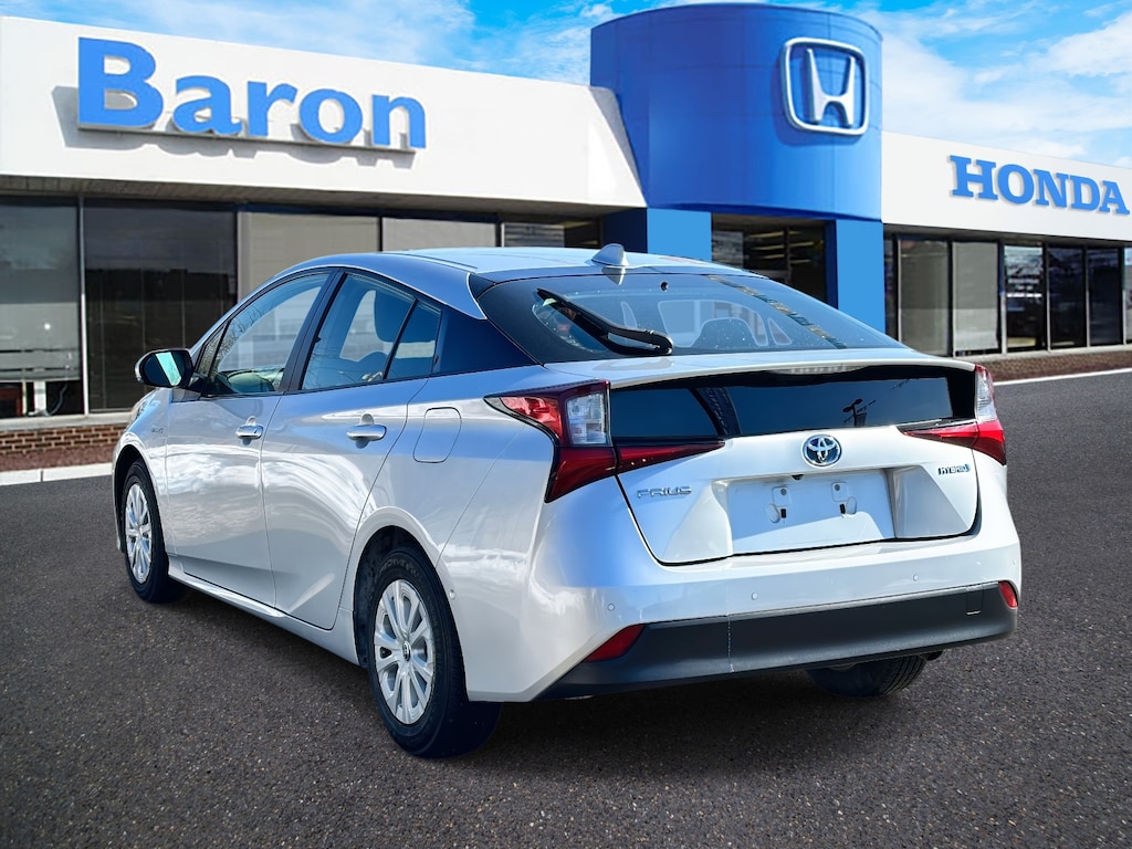 Used 2022 Toyota Prius LE Hatchback