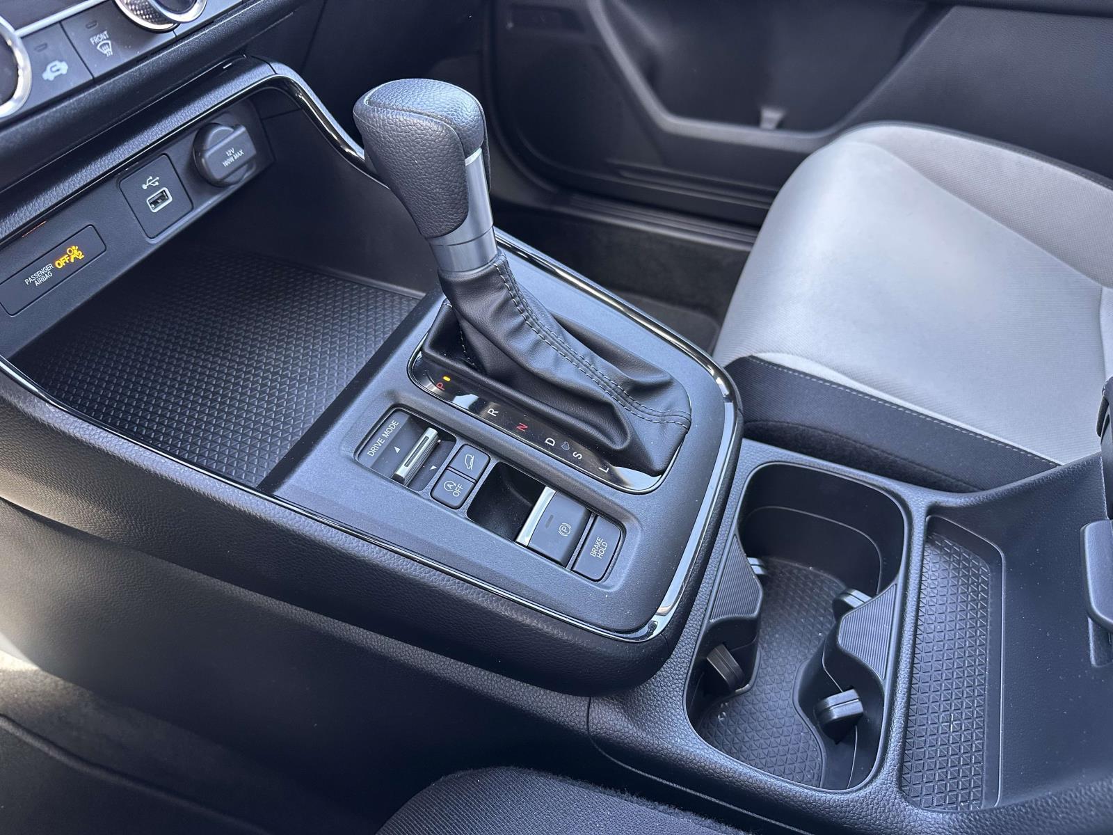 2025 Honda CR-V LX - Photo 25