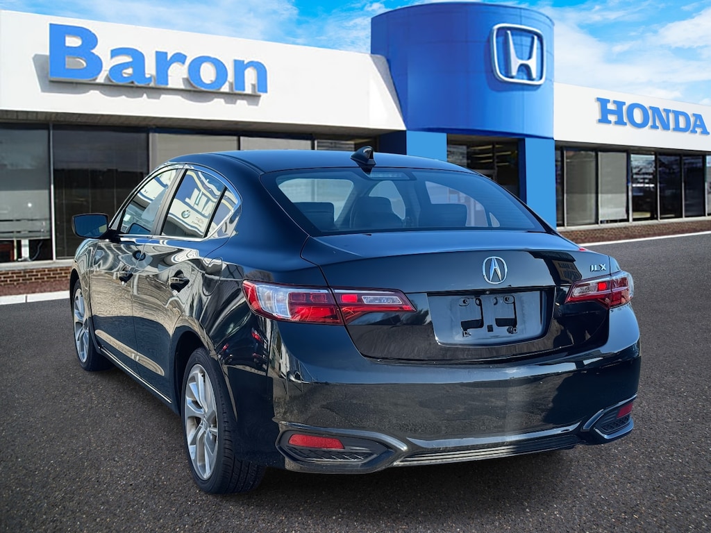 Used 2018 Acura ILX AcuraWatch Plus Sedan