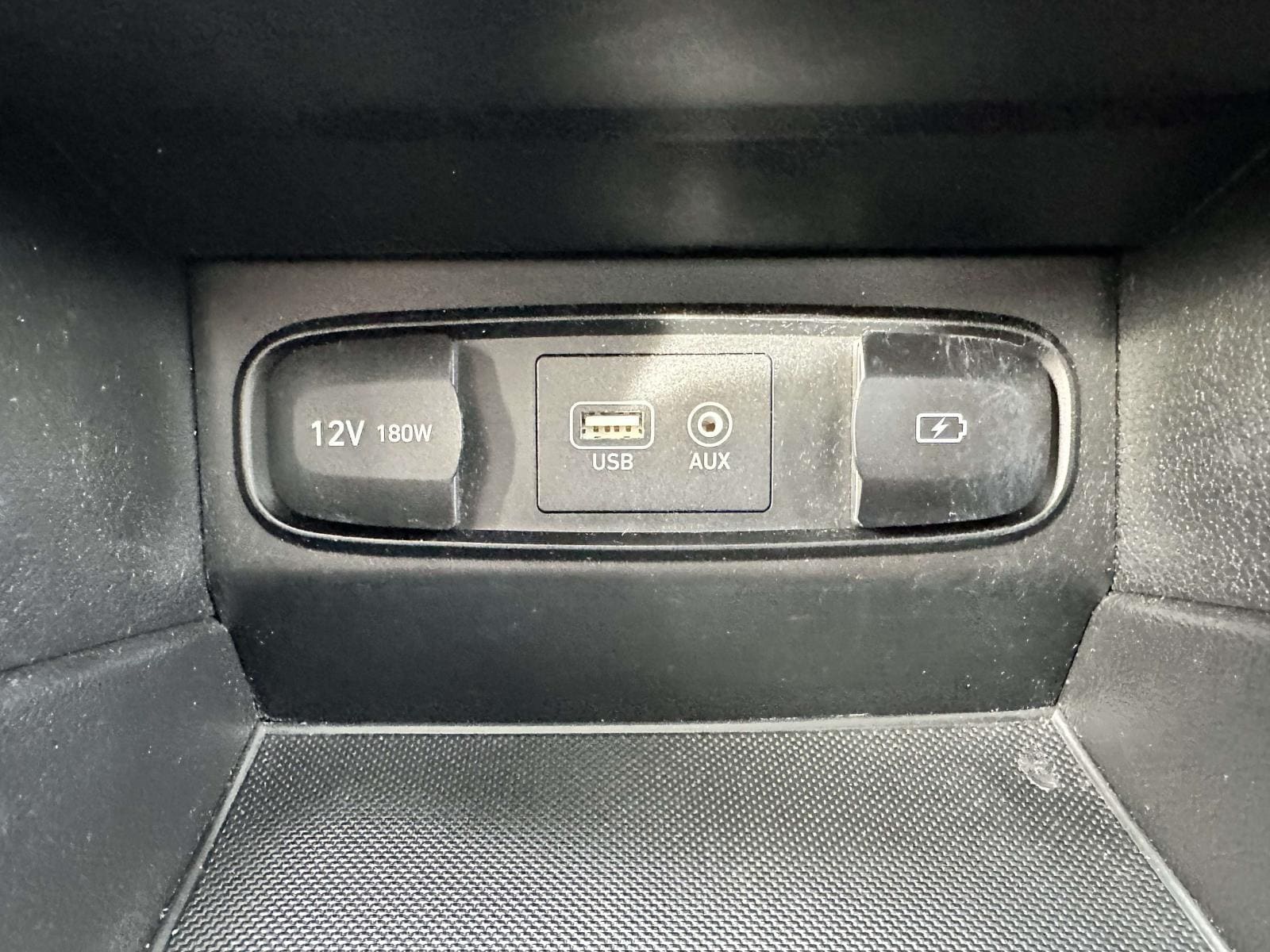 2019 Hyundai Santa Fe Limited - Photo 26