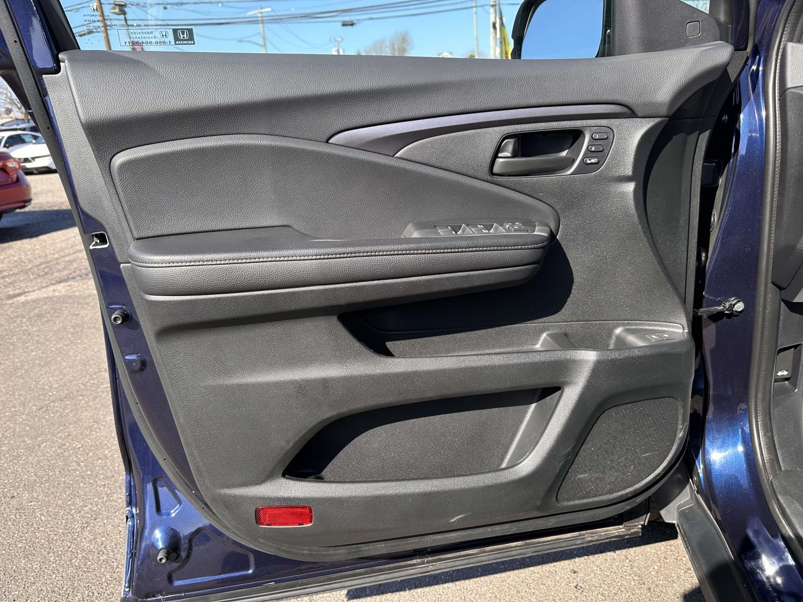 2025 Honda Passport EX-L - Photo 8