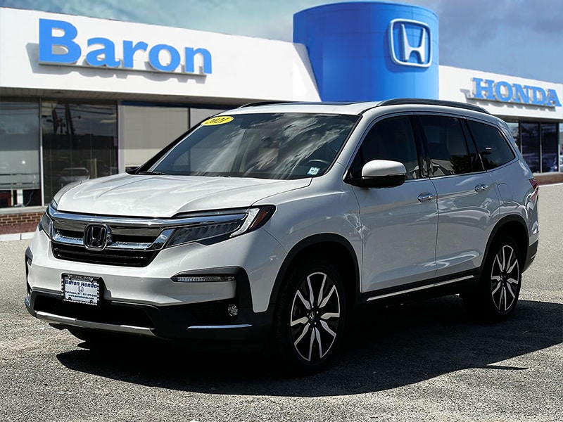 Used 2021 Honda Pilot Touring with VIN 5FNYF6H60MB063197 for sale in Patchogue, NY