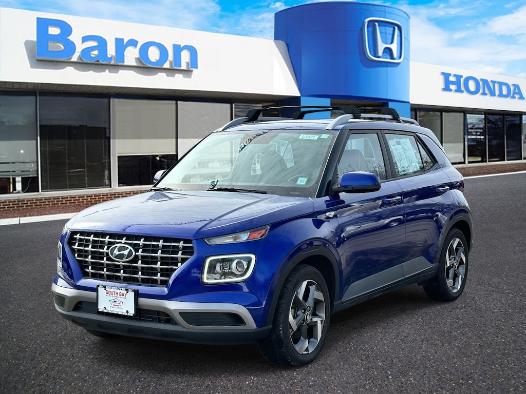 Used 2022 Hyundai Venue Limited SUV