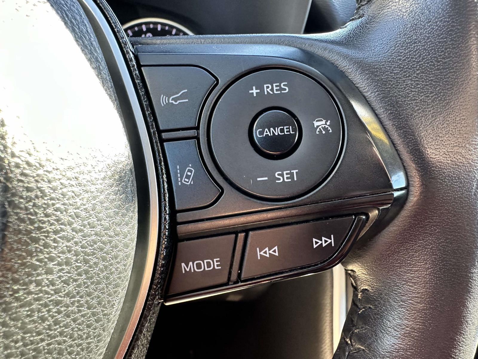 2021 Toyota RAV4 XLE - Photo 18