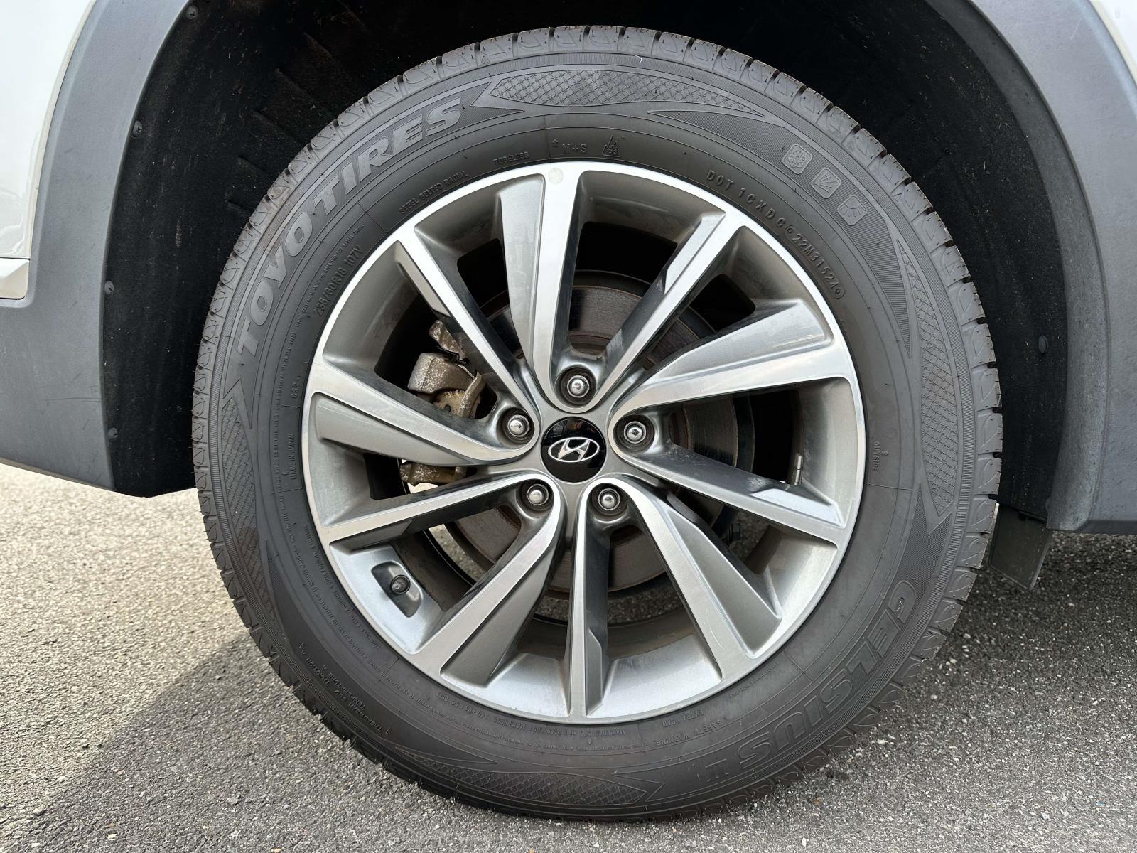 2019 Hyundai Santa Fe Limited - Photo 6