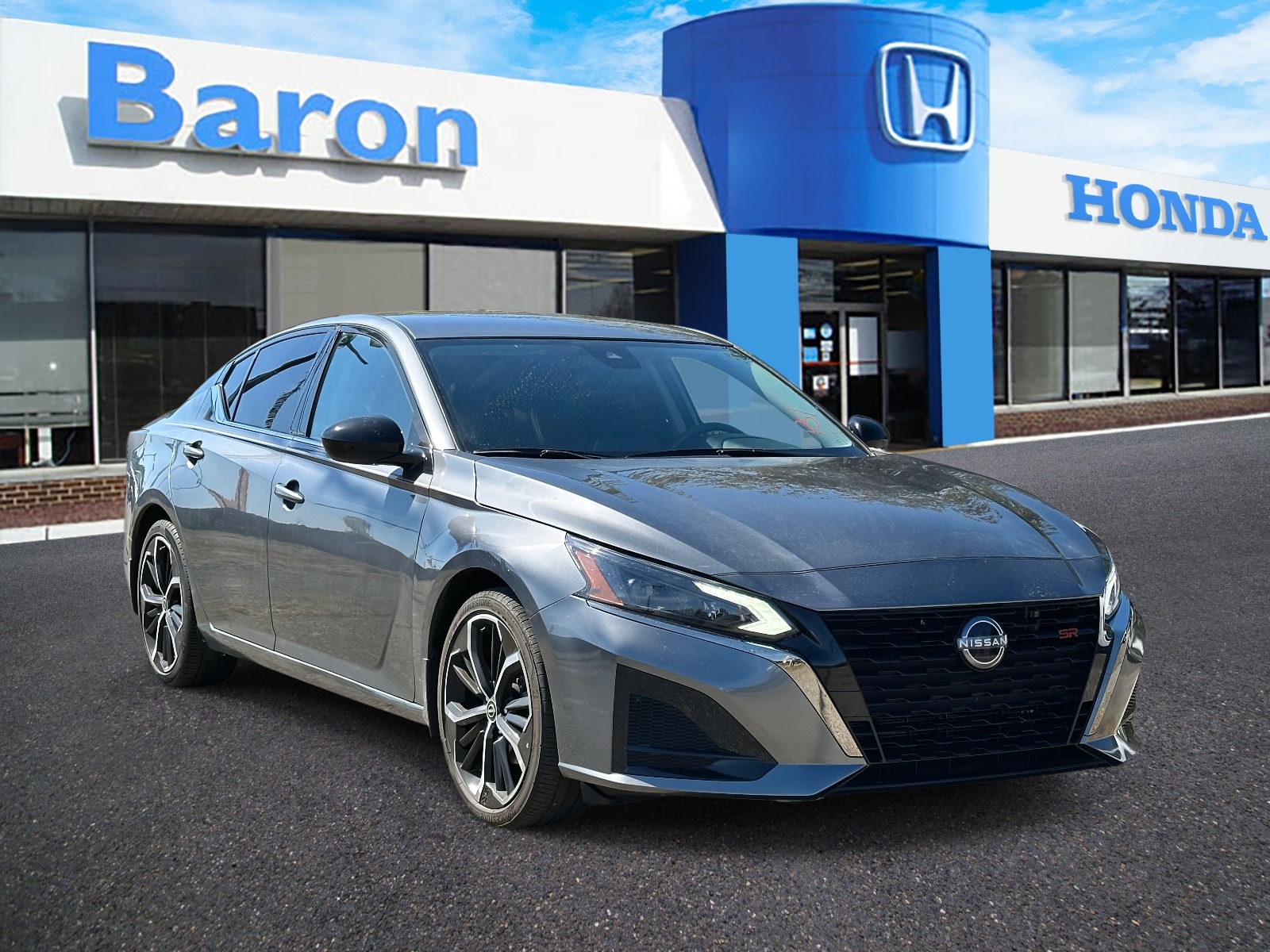 2024 Nissan Altima SR's photo