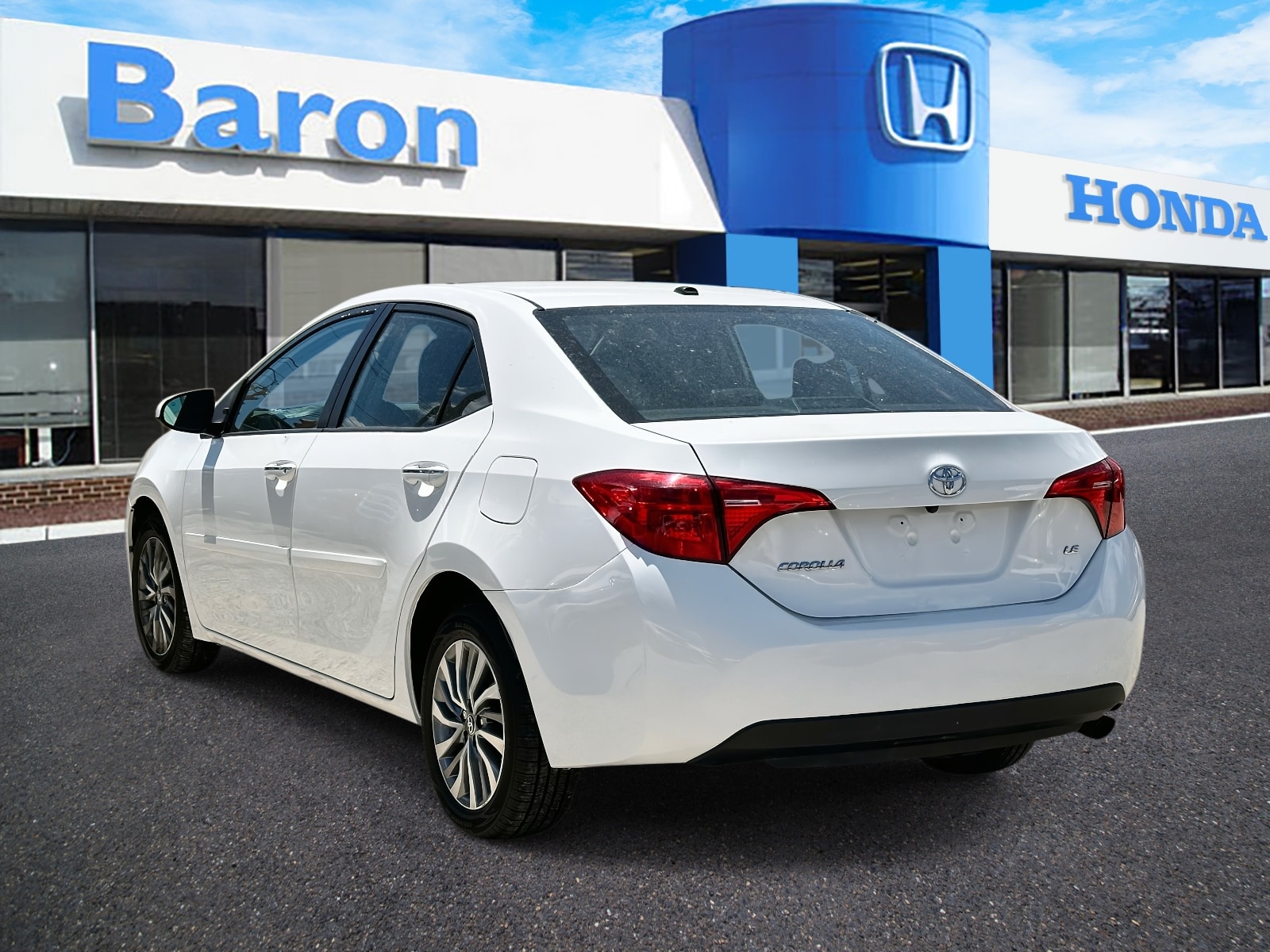 2019 Toyota Corolla XLE photo 4