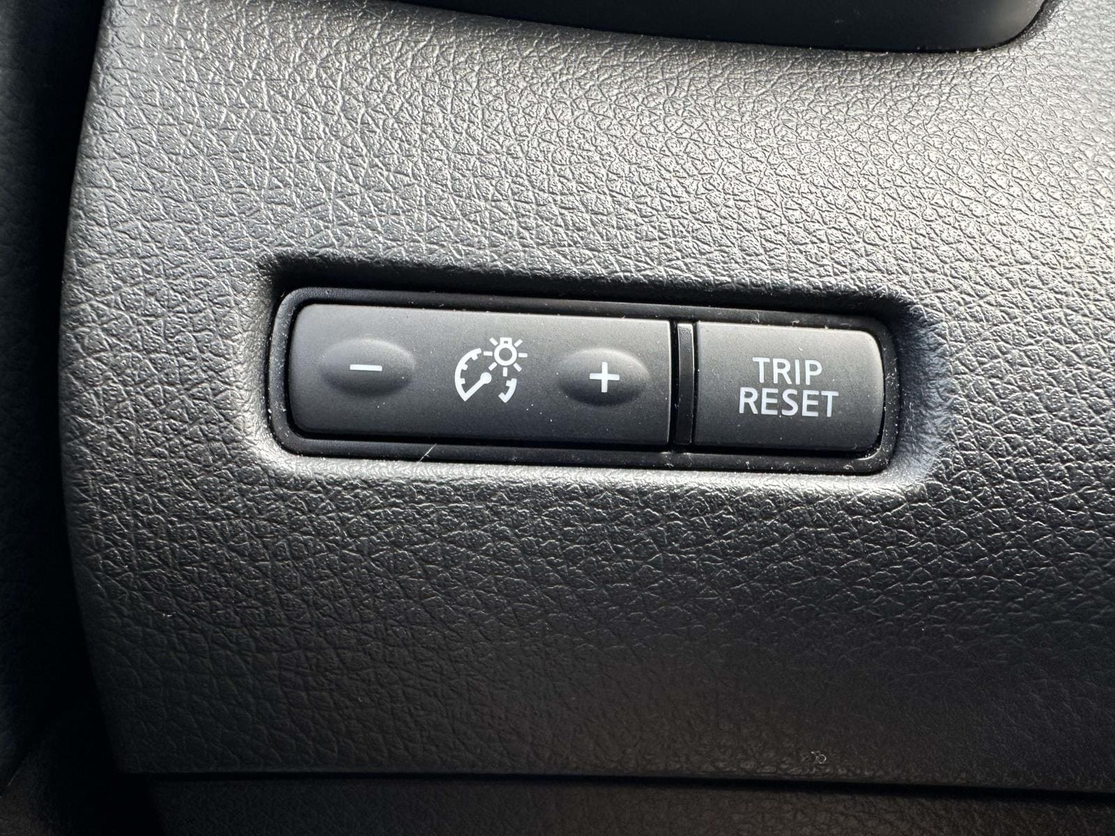 2021 Nissan Rogue Sport SV - Photo 16