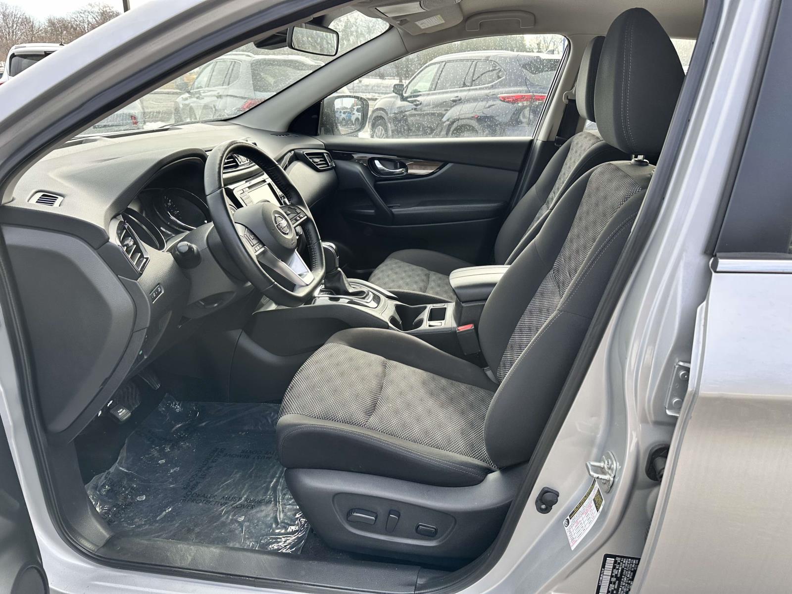 2021 Nissan Rogue Sport SV - Photo 11