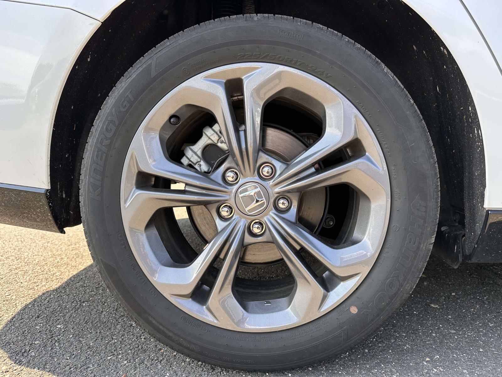 2025 Honda Accord Hybrid EX-L - Photo 6