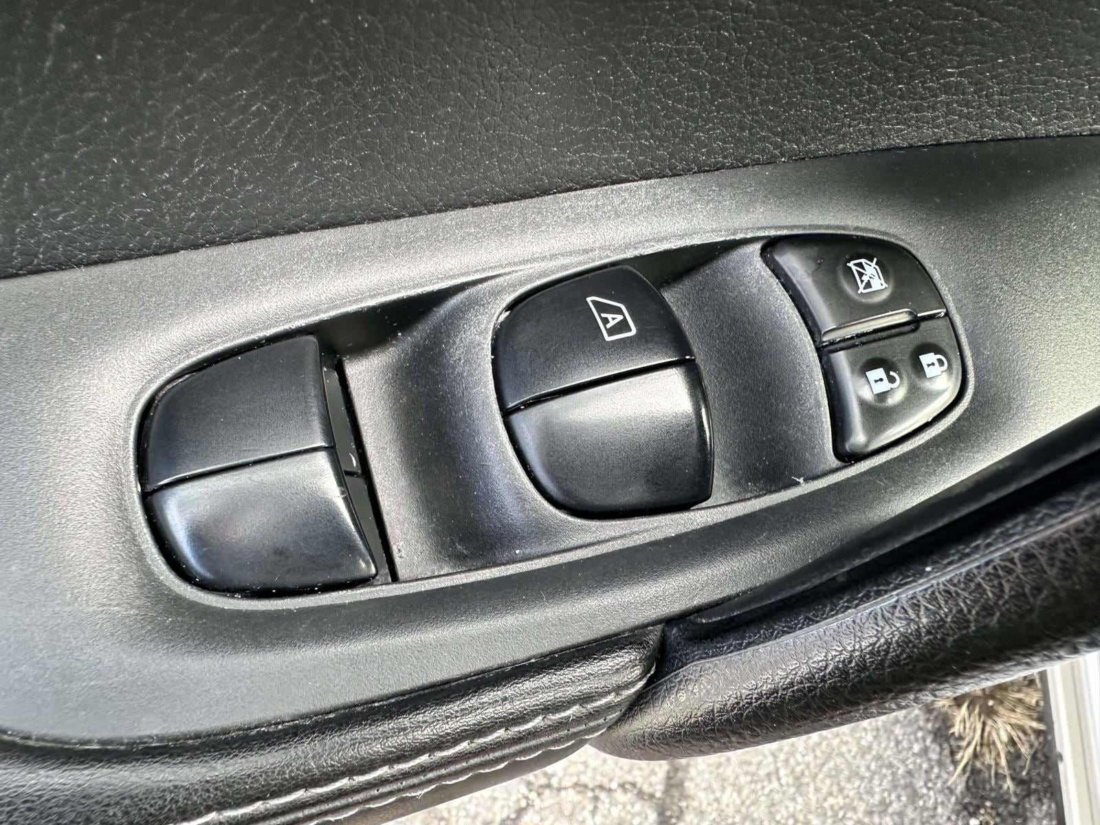 2021 Nissan Rogue Sport SV - Photo 9