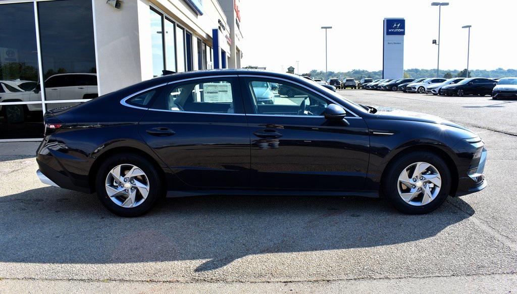 2026 Hyundai Sonata SE photo 2