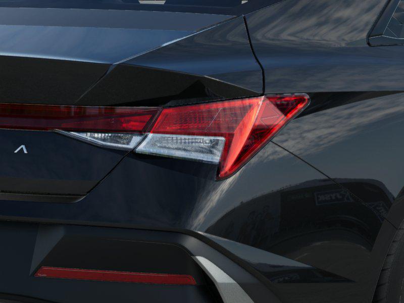 2026 Hyundai Elantra SE - Photo 10