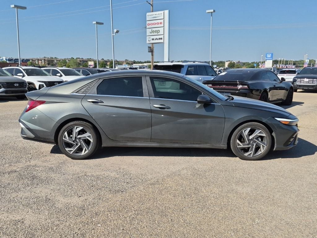 Used 2025 Hyundai Elantra Limited Sedan