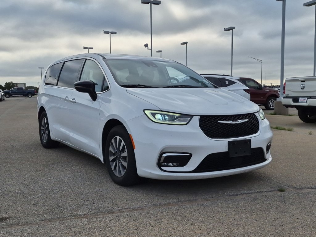 Used 2024 Chrysler Pacifica Plug-In Hybrid Select Van Passenger Van