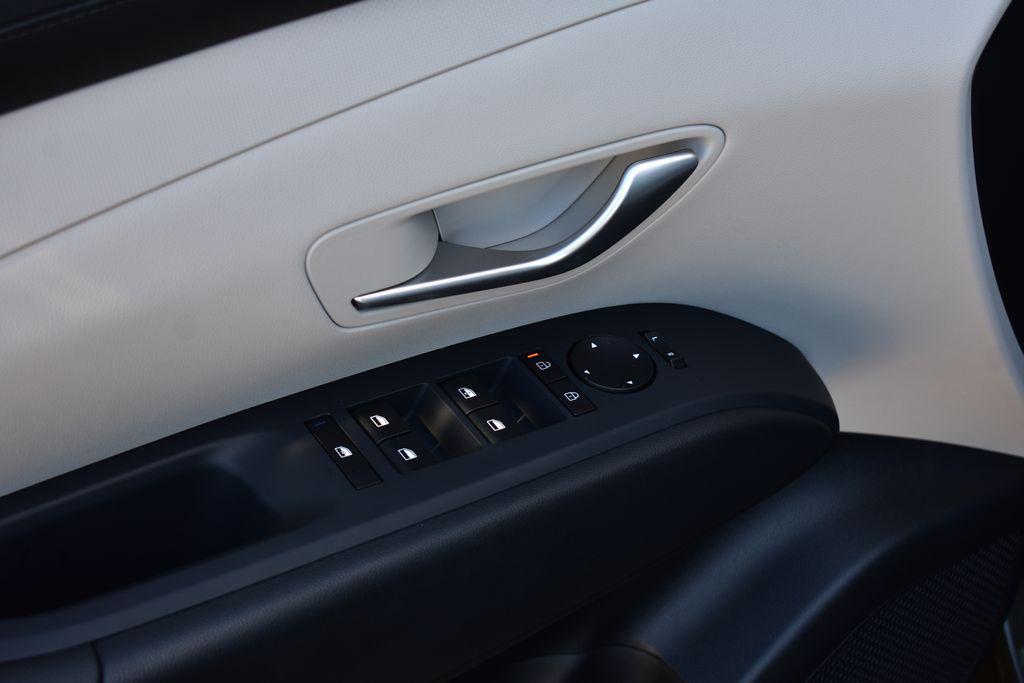 2026 Hyundai Tucson SE - Photo 13