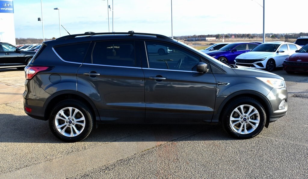Used 2017 Ford Escape SE SUV