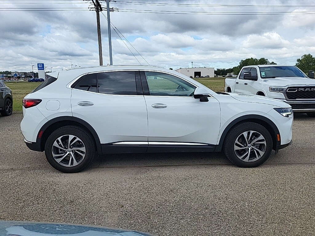 2023 Buick Envision Essence photo 2
