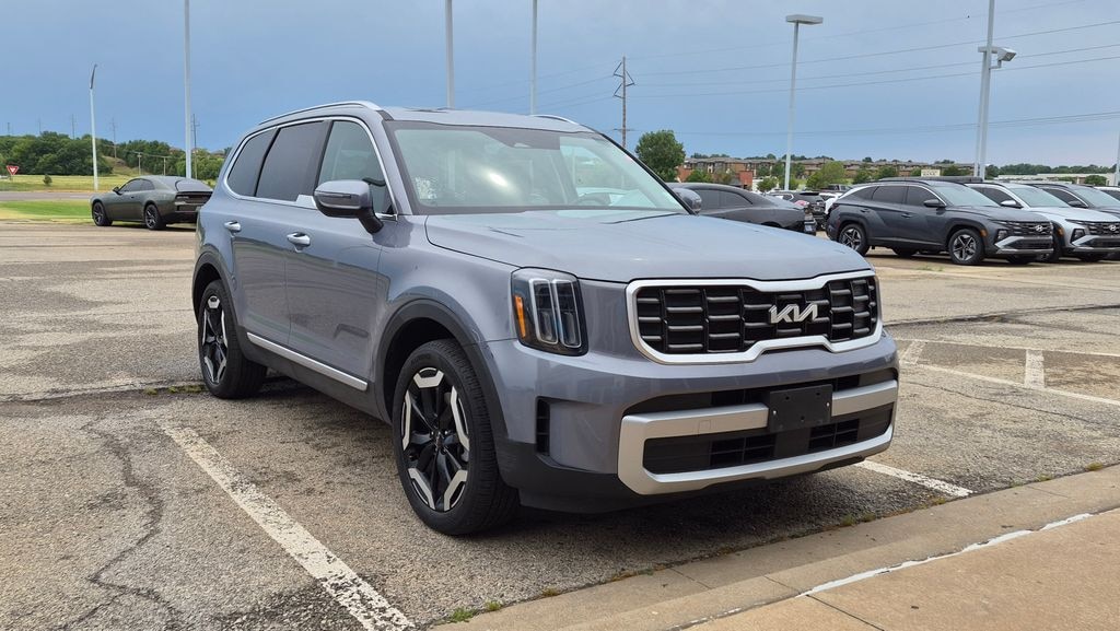 Used 2025 Kia Telluride S SUV
