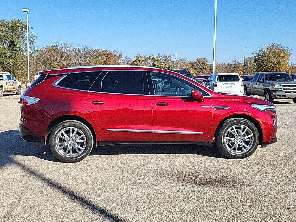 2023 Buick Enclave Premium photo 2