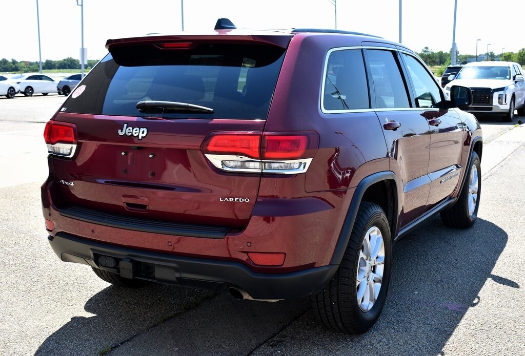 2022 Jeep Cherokee Laredo X photo 2