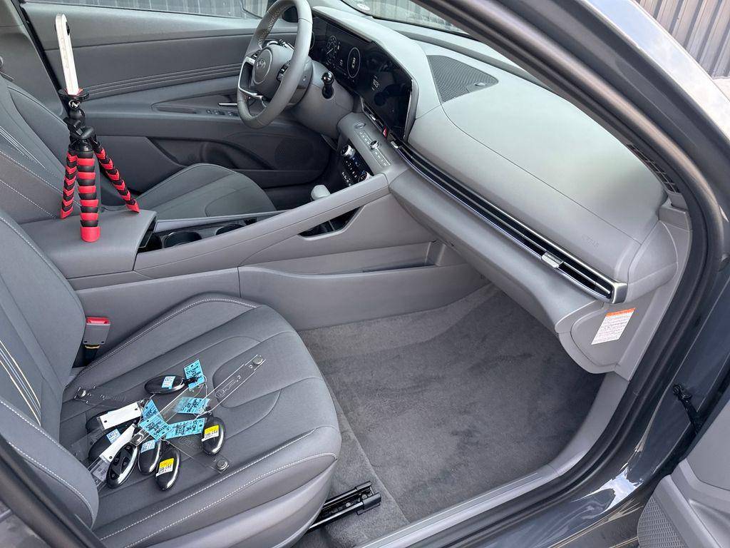 2026 Hyundai Elantra Blue - Photo 11